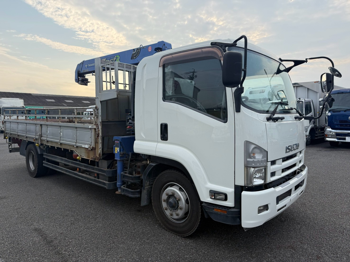 いすゞ 中型増トン標準  クレーン４段 LKG-FTR90S2